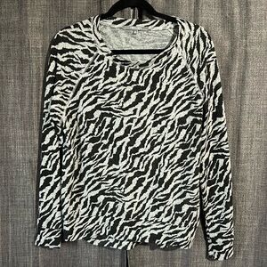 Coin 1804 soft zebra stripe knit blouse size medium gray black